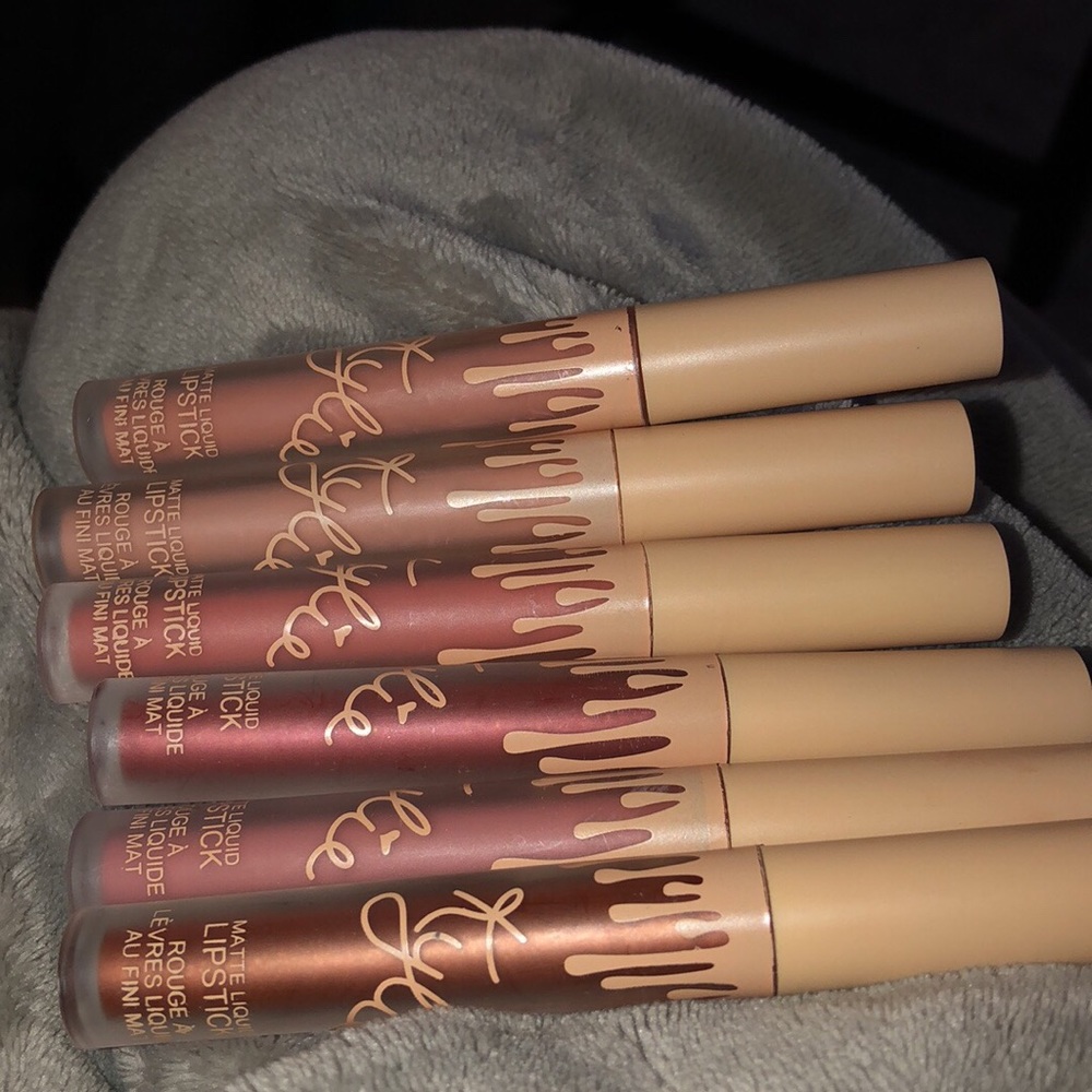 6 Christmas Kylie lippies